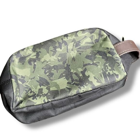Timberland Core Canvas Travel Kit Toiletry Bag Groom Cosmetic Makeup Dopp Camo - Picture 5 of 12